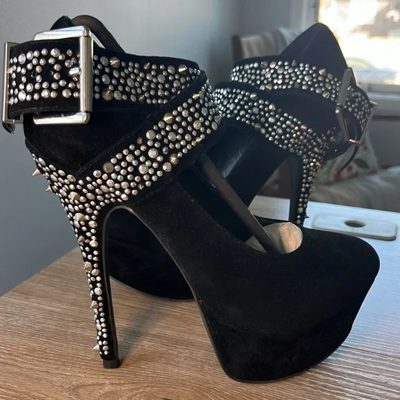 Scene by Shoedazzle Black Studded Platform Buckle Heels - Picture 4 of 8